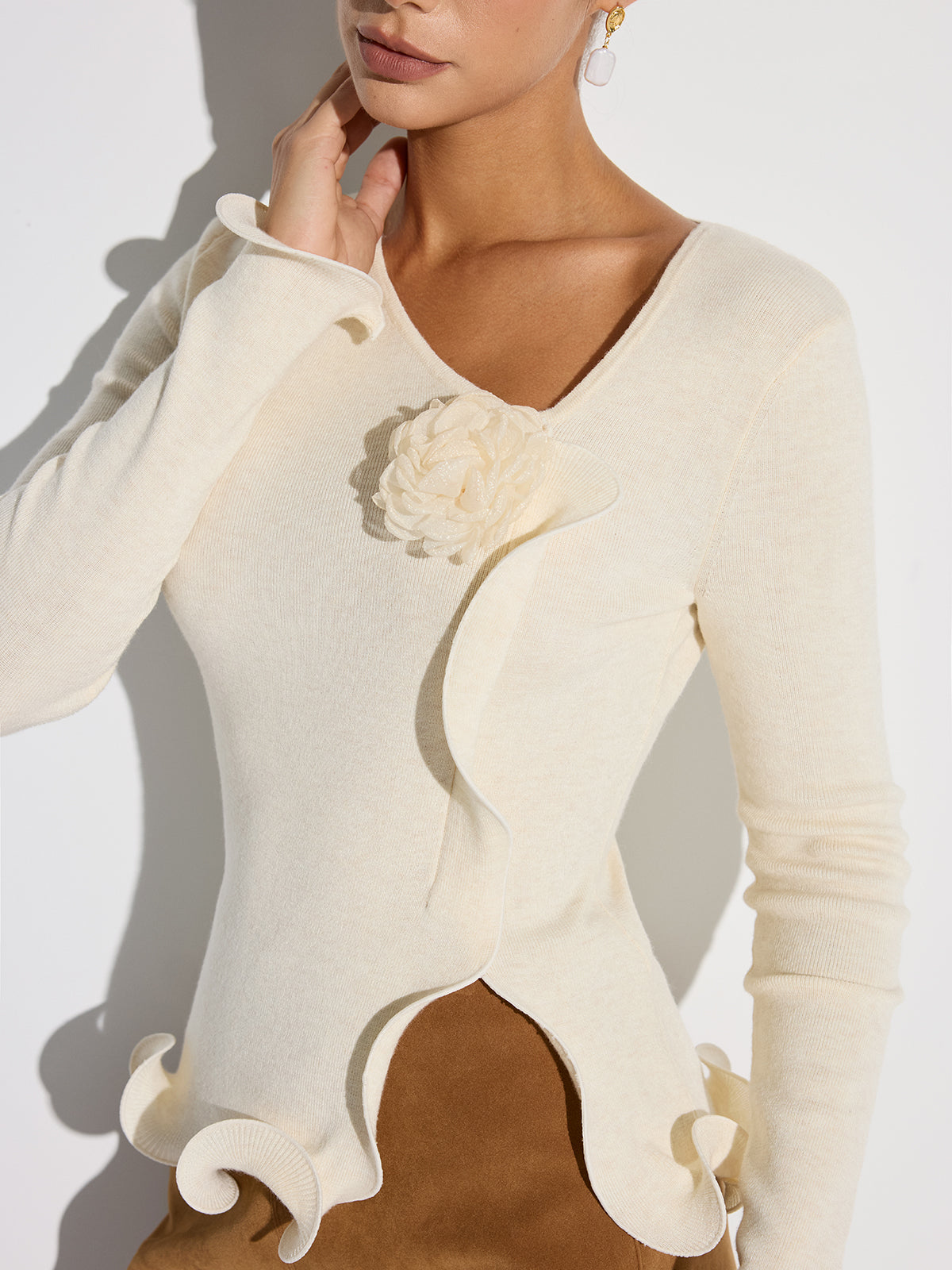 3D Floral Ruffled Hem Knit Top