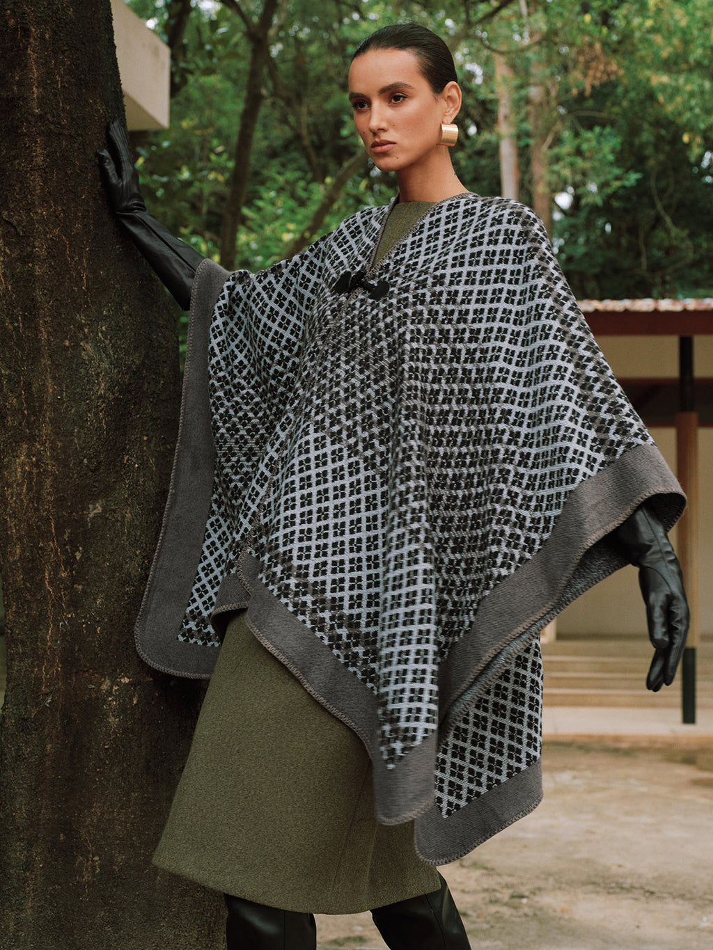 Horn Button Checked Knit Poncho