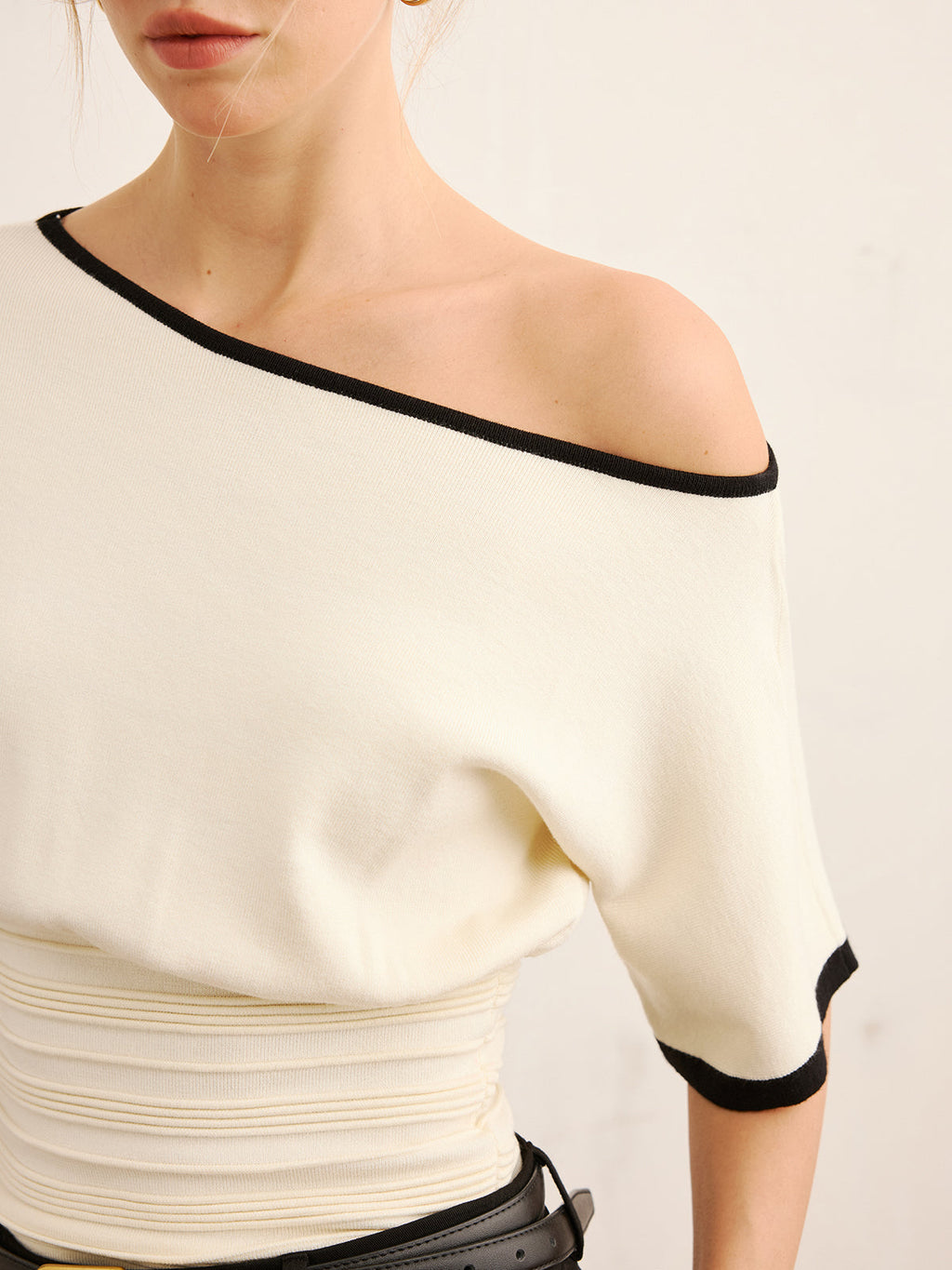 Contrast Trim Cinched Waist Knit Top