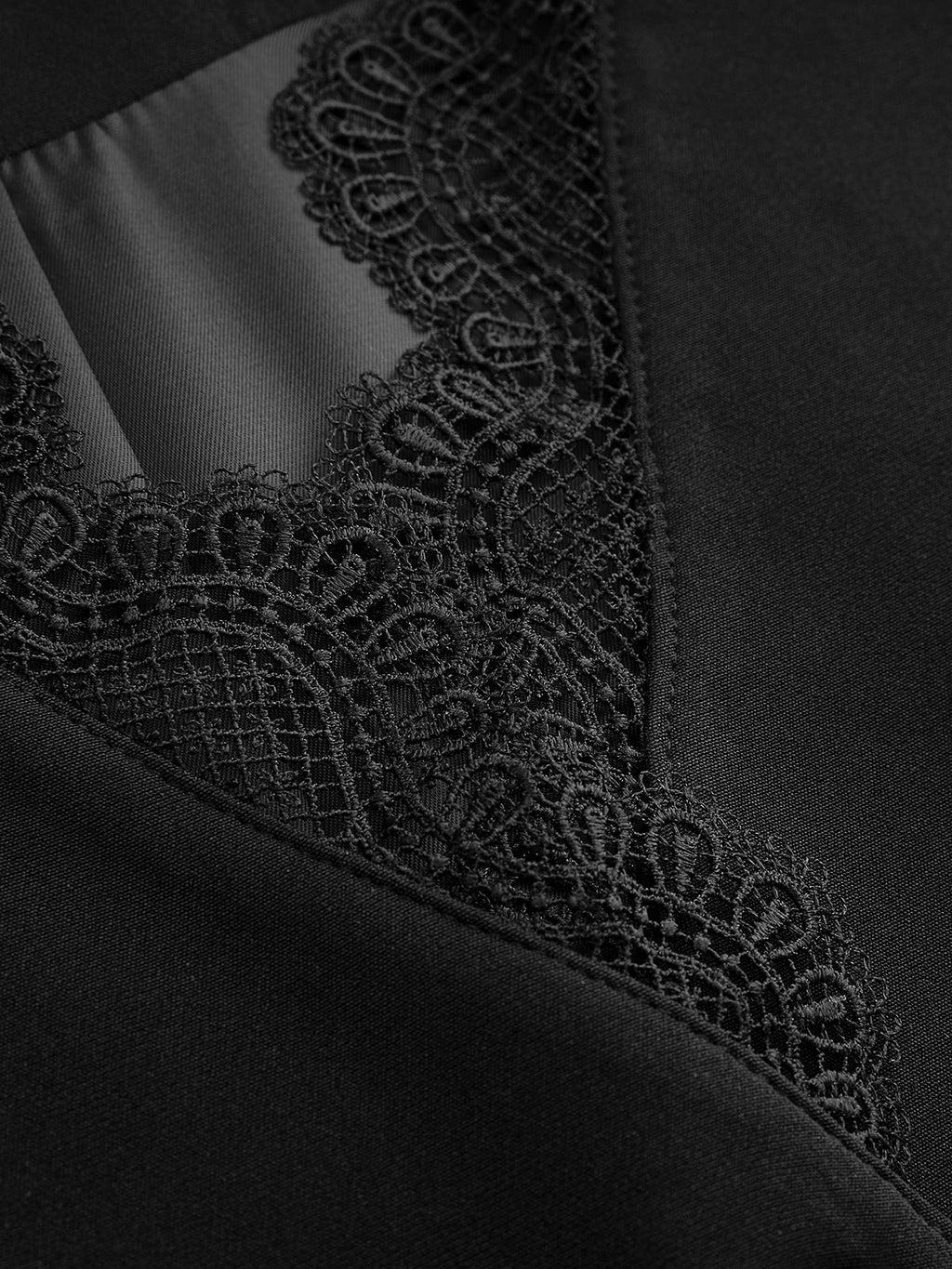 Lace Trim Sleeveless Vest